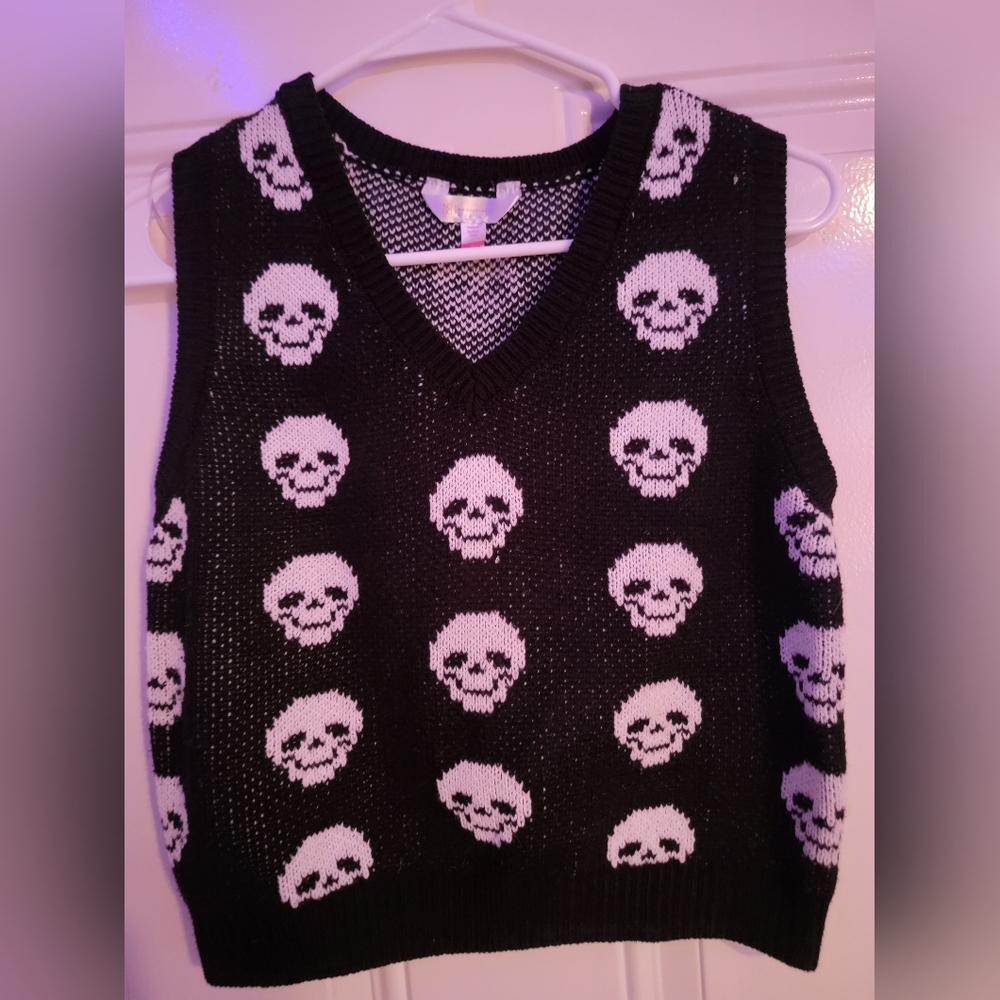 No Boundaries Black and White Skulls Vest